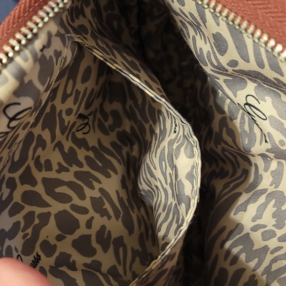 Guess purse - Picture 3 of 4